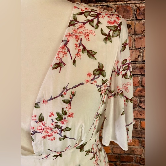 NWT Ivory and Pink Floral Blossom Jumpsuit Romper - Picture 2 of 4